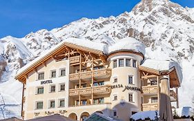 Relais & Chateaux Chasa Montana